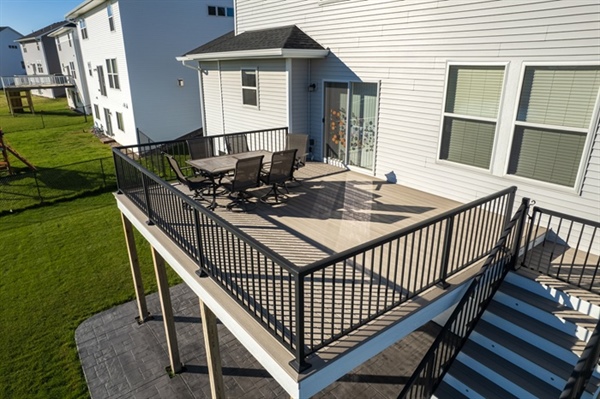 The Best Decking Materials for Minnesota’s Climate