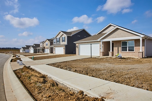 How do you choose the right lot for building a custom home?